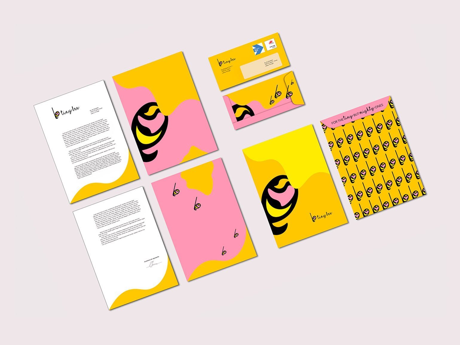 фирменный дизайн на бланках, открытках, конвертах с пчелой с чёрным, жёлтым, розовым, оранжевым и белым цветом