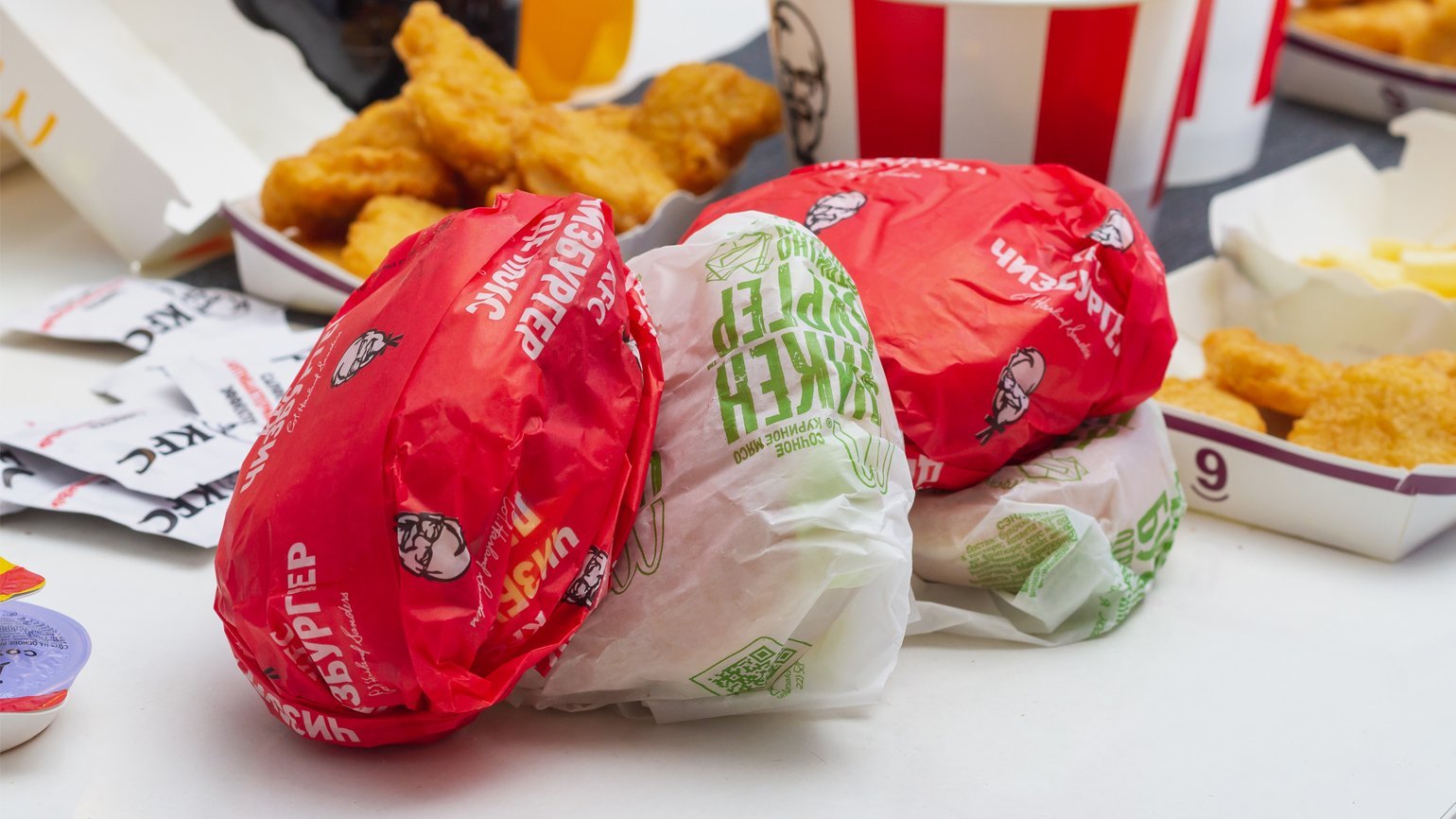 Использование паттерна: пример с упаковкой бургеров McDonald’s и KFC