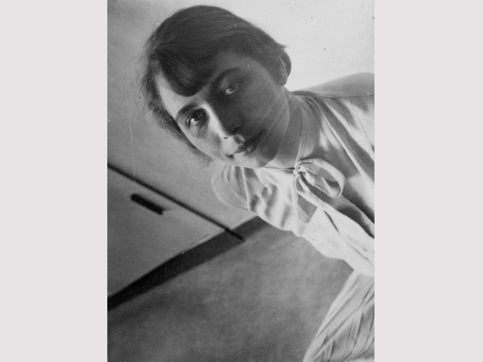 Портрет Гунты Штёльцль — первой женщины-мастера школы Баухаус