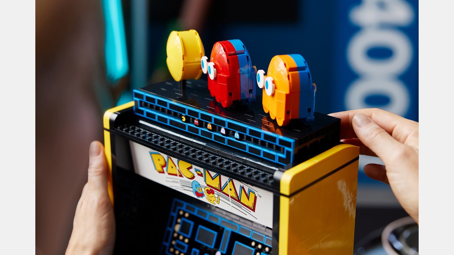 LEGO воссоздала оригинальную игру Pac-Man 1980 года в новом игровом наборе  / Skillbox Media